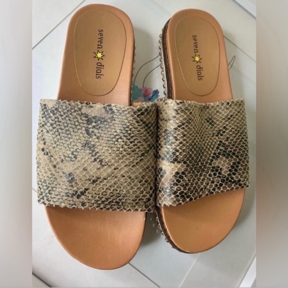 Seven Dials Snake Print Slides / Sandals Size 7 - Picture 2 of 3